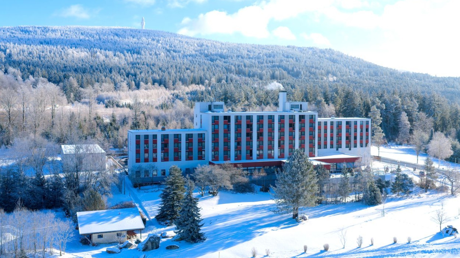 Hotel Kaiseralm - Außenansicht im Winter