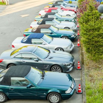 Aufstellung der Fahrzeuge auf dem Kaiseralm-Parkplatz