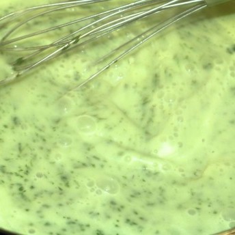 Gefüllte Kohlrabi - Zubereitung der Kräutersauce