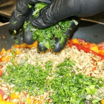 Zucchinischiffchen - Vorbereitung der Füllung