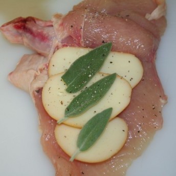 Maishähnchenbrust mit Paprikagemüse - Füllung der Maishöhnchenbrust