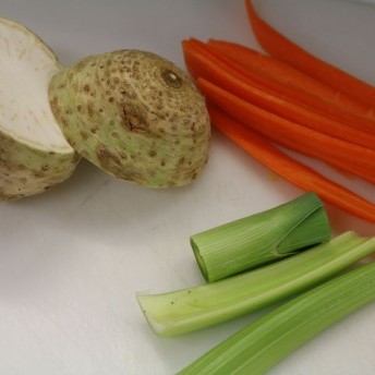 Kabeljau im Bambusdämpfer - Wurzelgemüse