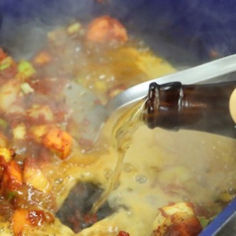 Rinderbäckchen - Sauce ablöschen