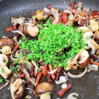 Garnitur für die Rinderbäckchen