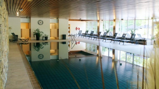 swimming pool 03 Hotel Kaiseralm - Indoor swimming pool